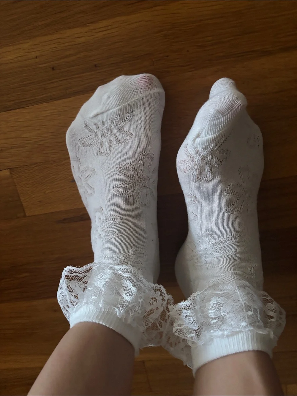 White Lace Ruffle Crew Socks
